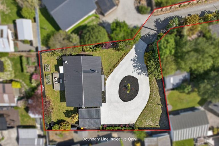 Photo of property in 100 Avondale Road, Avondale, Christchurch, 8061