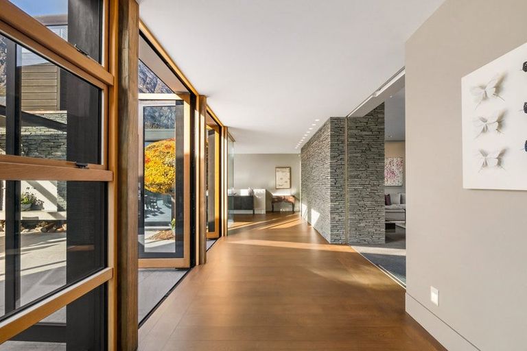 Photo of property in 10 Bluff View Terrace, Drift Bay, Queenstown, 9371