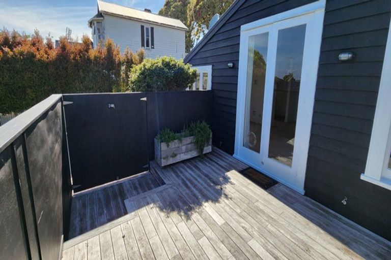 Photo of property in 77 Eliot Street, New Plymouth, 4310