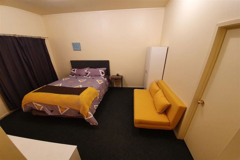 Photo of property in 2/49 Strid Road, Te Atatu South, Auckland, 0610