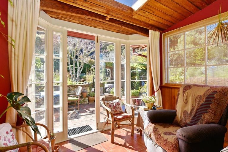 Photo of property in 4 Somes Road, Lyttelton, 8082