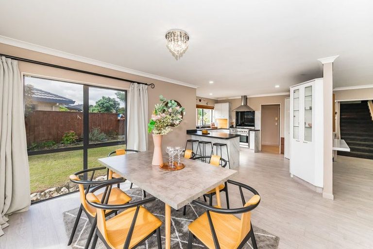 Photo of property in 32 Quadrant Heights, Paraparaumu, 5032
