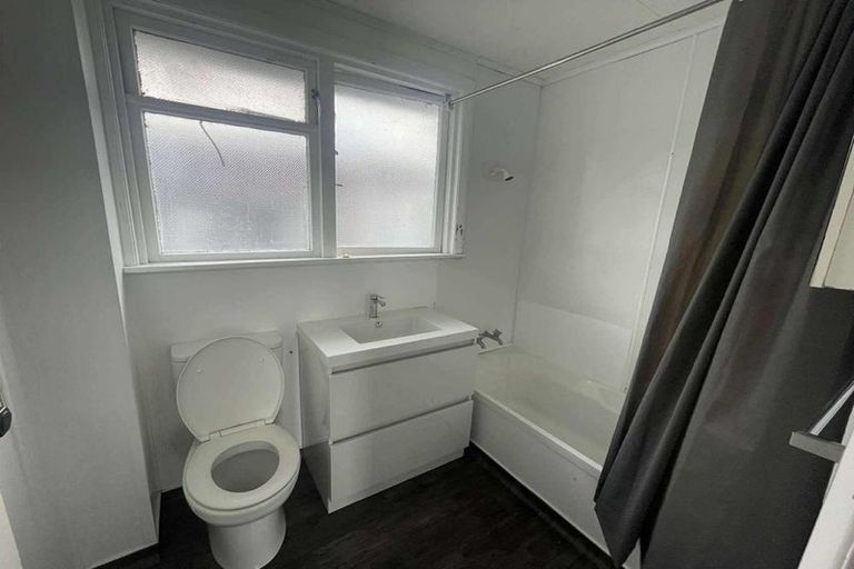 Photo of property in 39 Ruahine Street, Paraparaumu, 5032