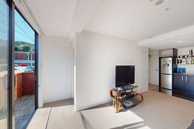 Photo of property in Nouvo Apartments, 1d/21 Rugby Street, Mount Cook, Wellington, 6021