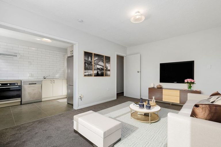 Photo of property in 2/73 Clare Road, St Albans, Christchurch, 8014