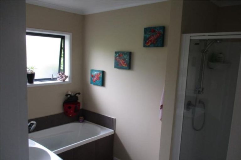 Photo of property in 12a Gibson Road, Tuakau, 2121