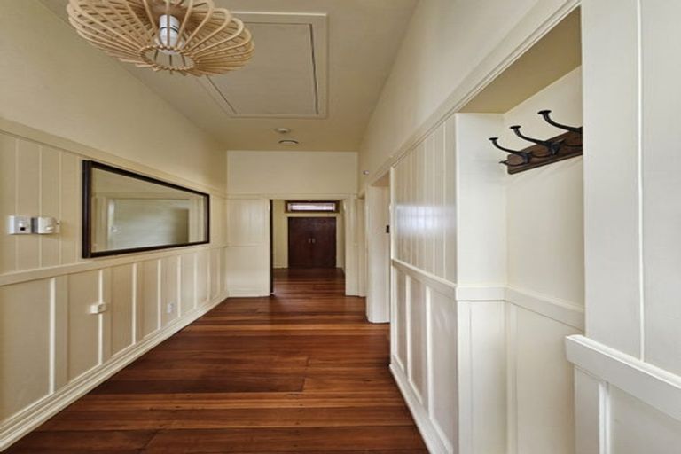 Photo of property in 83 Eden Street, Island Bay, Wellington, 6023