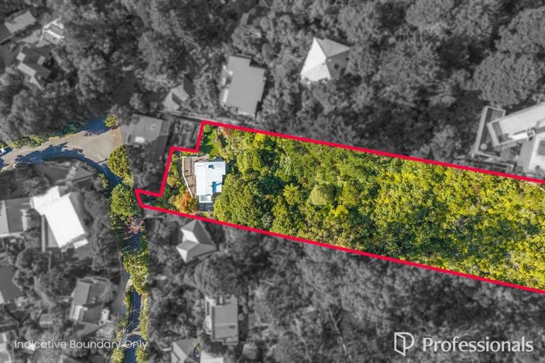 Photo of property in 31 Walter Road, Lowry Bay, Lower Hutt, 5013