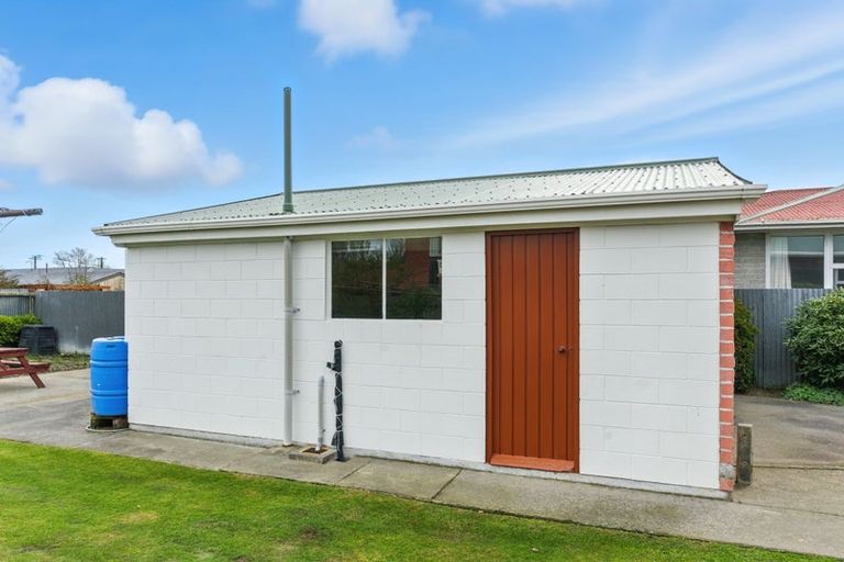 Photo of property in 70 Daniels Road, Redwood, Christchurch, 8051
