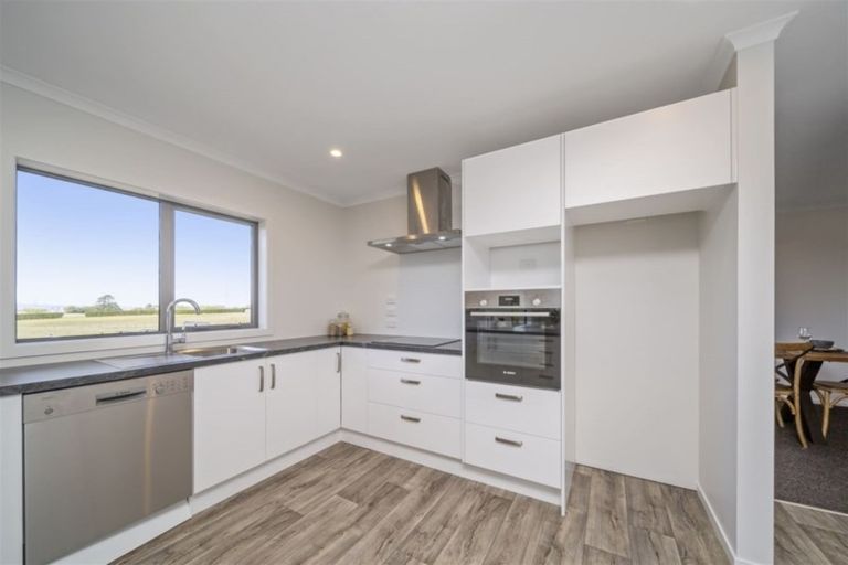 Photo of property in 7 Mercade Close, Stratford, 4332