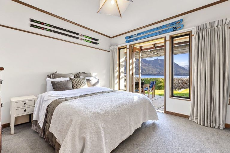 Photo of property in 186 Beacon Point Road, Wanaka, 9305