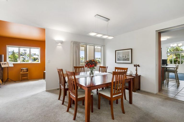 Photo of property in 38 Saddleback Rise, Murrays Bay, Auckland, 0630