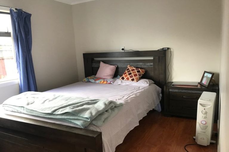 Photo of property in 47 Larnoch Road, Henderson, Auckland, 0610