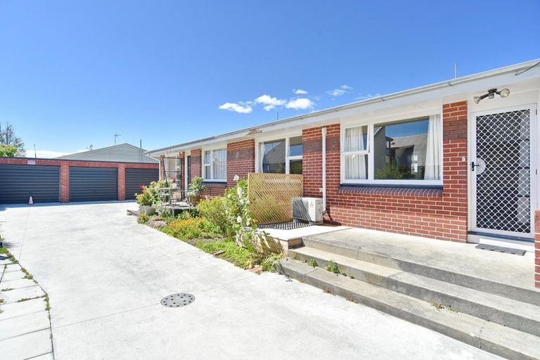 Photo of property in 3/1012 Colombo Street, St Albans, Christchurch, 8014
