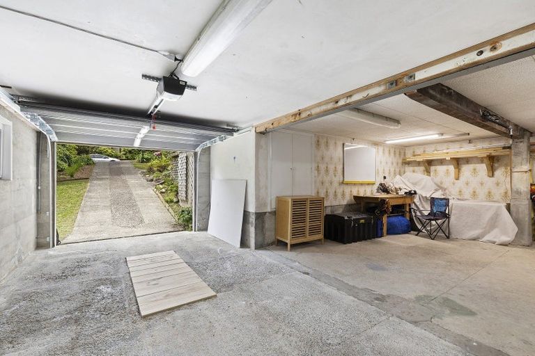 Photo of property in 52 Chester Road, Tawa, Wellington, 5028