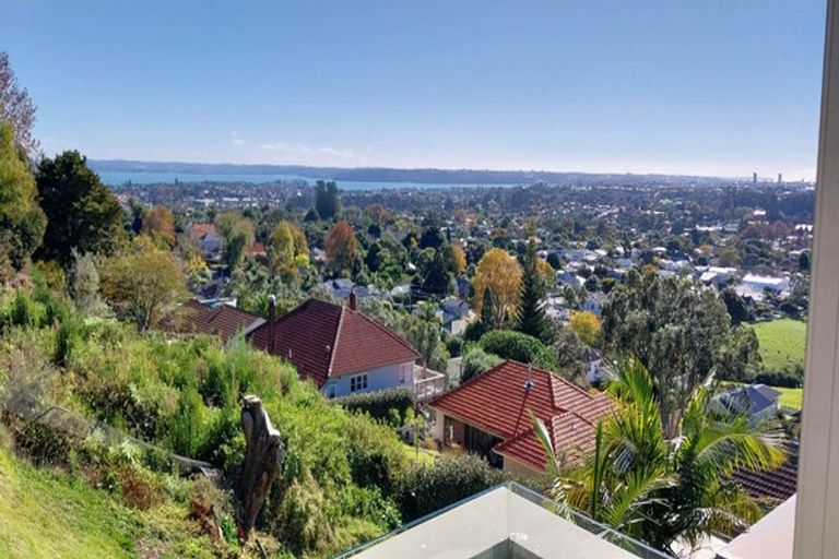 Photo of property in 43 Hudson Bay Road, Hobsonville, Auckland, 0616