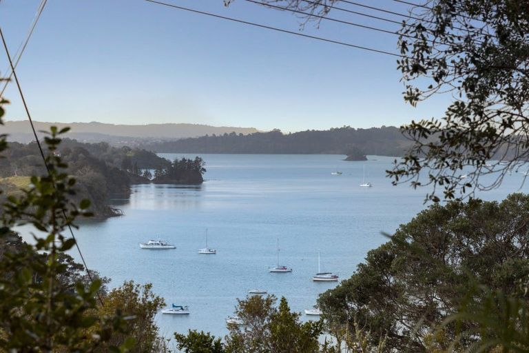 Photo of property in 2 Barr Road, Mahurangi West, Warkworth, 0983