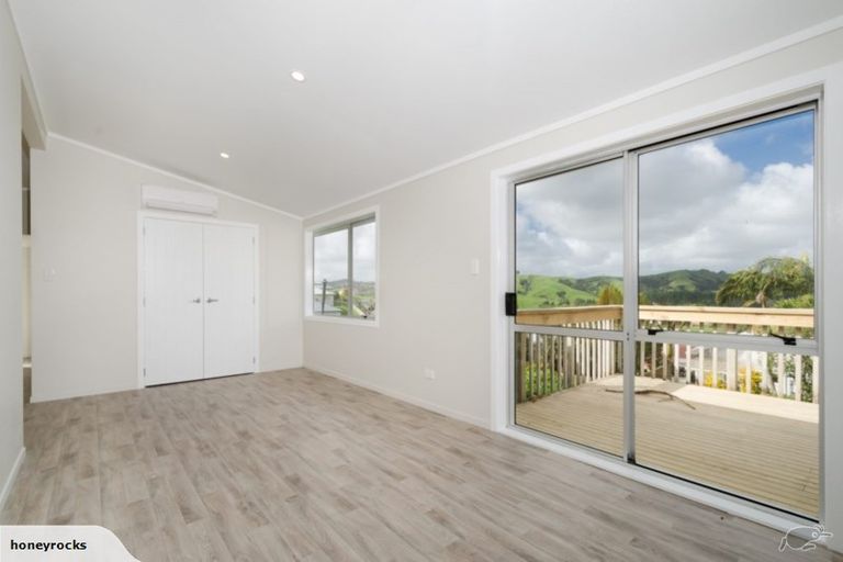 Photo of property in 10 Rautawhiri Road, Helensville, 0800