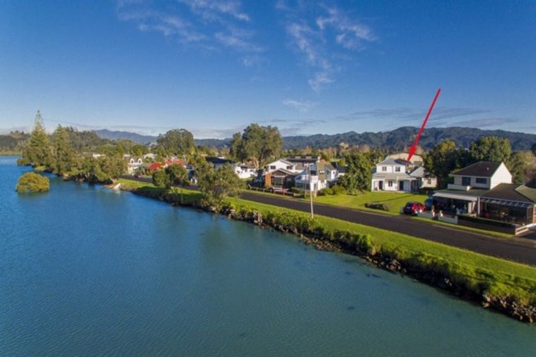 Photo of property in 21 Robinson Road, Whitianga, 3510