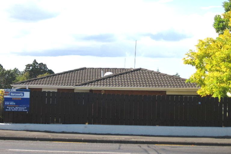 Photo of property in 1/3195 Great North Road, New Lynn, Auckland, 0600