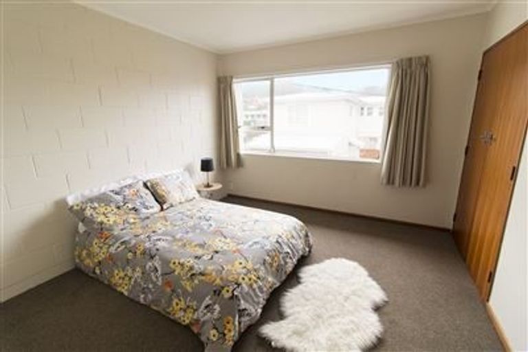 Photo of property in 37u2 Frankmoore Avenue, Johnsonville, Wellington, 6037