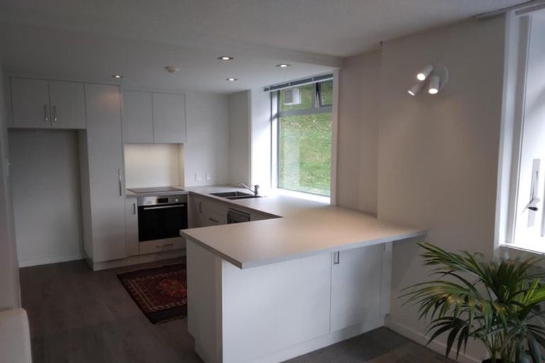 Photo of property in Jerningham Apartments, 20 Oriental Terrace, Oriental Bay, Wellington, 6011