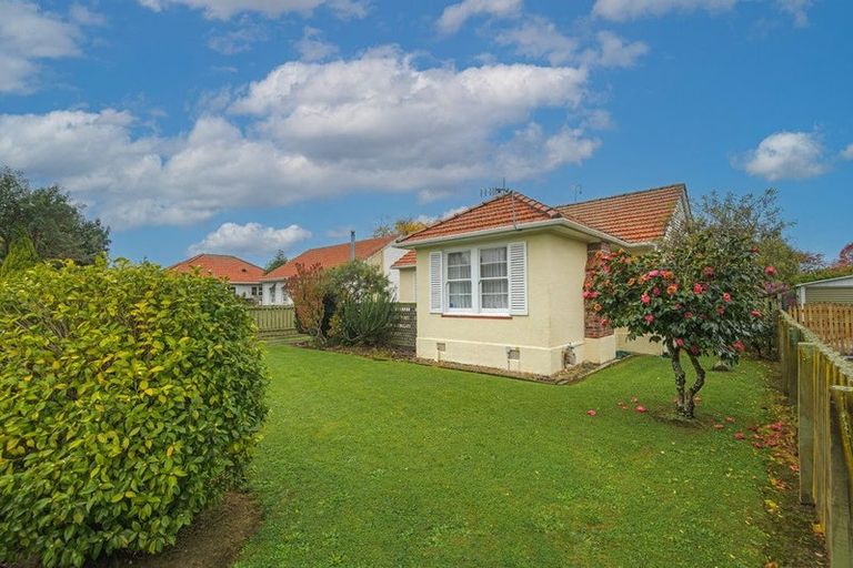 Photo of property in 112 Savage Crescent, West End, Palmerston North, 4412