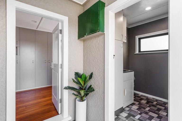 Photo of property in 33 Martin Road, Paraparaumu Beach, Paraparaumu, 5032