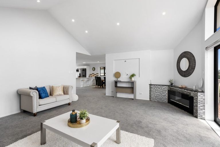 Photo of property in 105 Alec Craig Way, Gulf Harbour, Whangaparaoa, 0930
