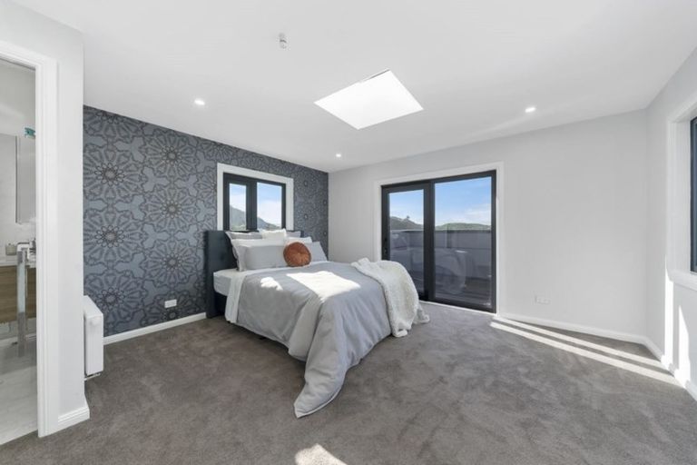 Photo of property in 35 Grumman Lane, Newlands, Wellington, 6037