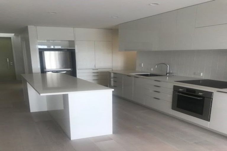 Photo of property in 8/83 Hinemoa Street, Birkenhead, Auckland, 0626