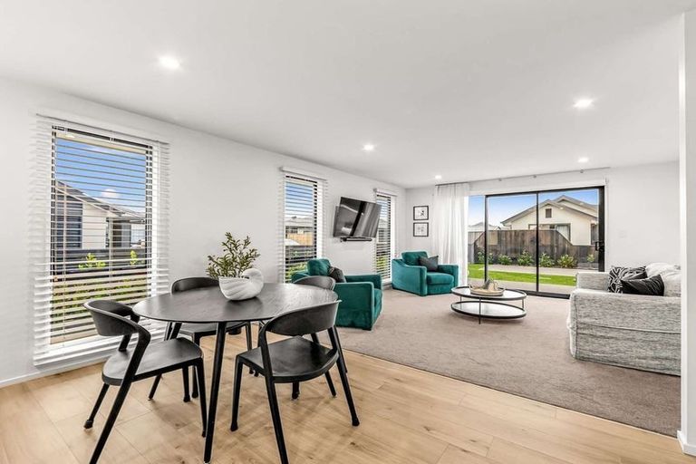 Photo of property in 10 Te Pakiaka Road, Pegasus, 7612