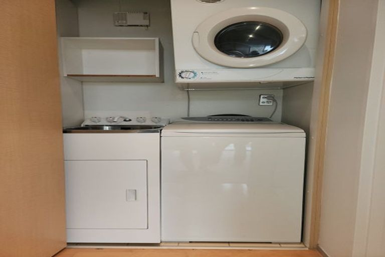 Photo of property in Sanctum Apartment, 10 Ebor Street, Te Aro, Wellington, 6011