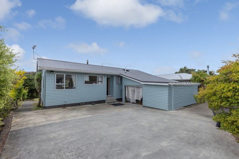 Photo of property in 24 Conclusion Street, Ascot Park, Porirua, 5024