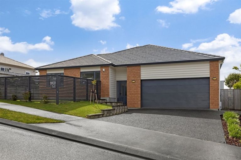 Photo of property in 47 Staithes Drive North, Whitby, Porirua, 5024