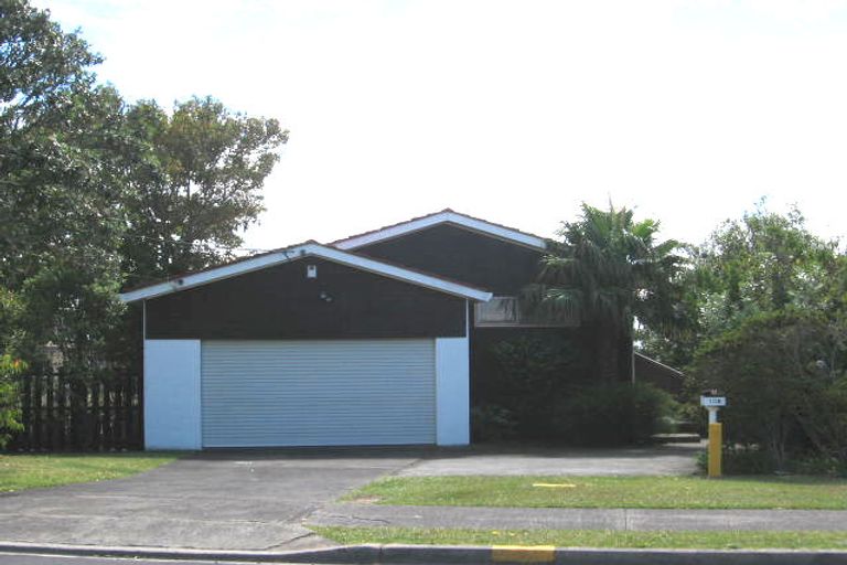 Photo of property in 1/10 Ridge Road, Waiake, Auckland, 0630