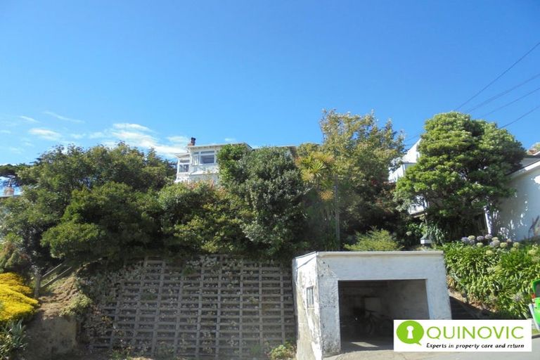 Photo of property in 9 Hungerford Road, Lyall Bay, Wellington, 6022