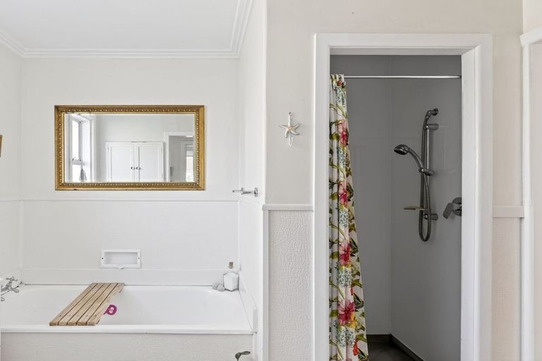 Photo of property in 25 Lyell Road, Outer Kaiti, Gisborne, 4010