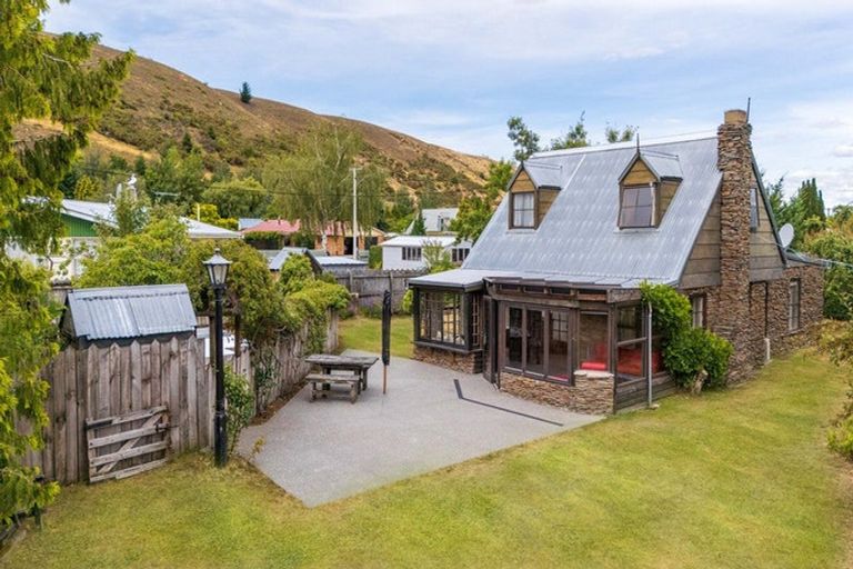 Photo of property in 21 Dunstan Street, Clyde, 9330