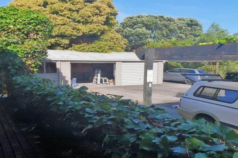 Photo of property in 79 Kitchener Road, Waiuku, 2123