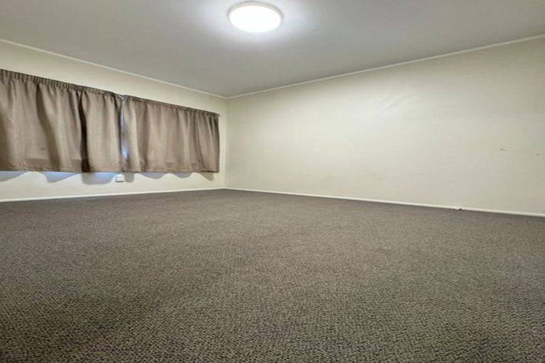 Photo of property in 2/12 Booker Place, Weymouth, Auckland, 2103