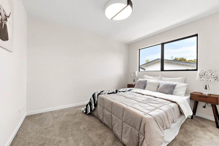 Photo of property in 37c Kingdale Road, Henderson, Auckland, 0610