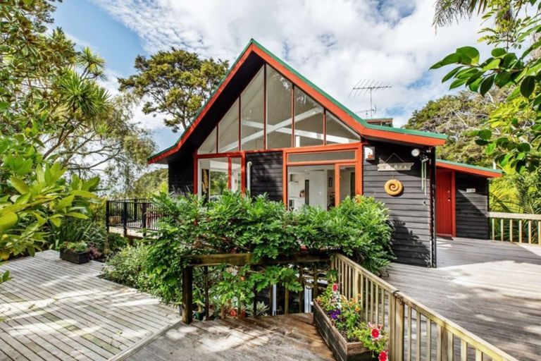 Photo of property in 91 Wood Bay Road, Titirangi, Auckland, 0604
