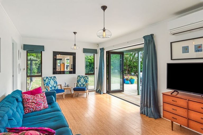 Photo of property in 9 Nuhaka Place, Paraparaumu Beach, Paraparaumu, 5032