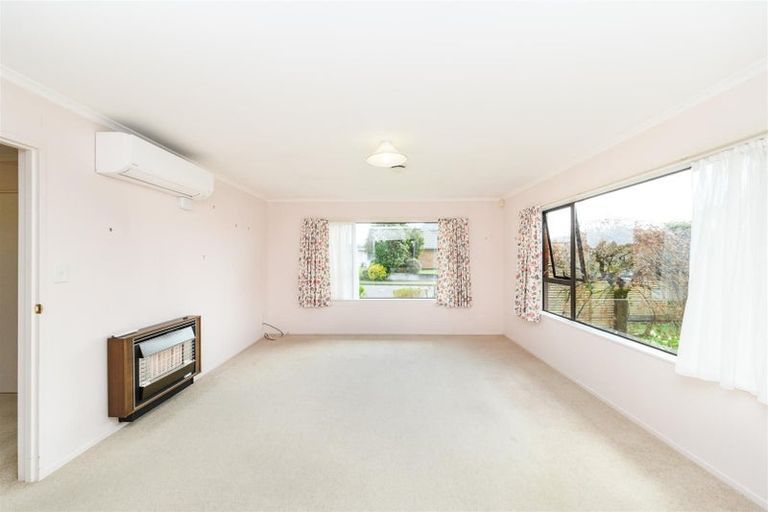 Photo of property in 1 Mcilwaine Place, Marton, 4710