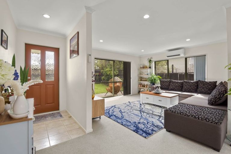 Photo of property in 1/919 Whangaparaoa Road, Manly, Whangaparaoa, 0930