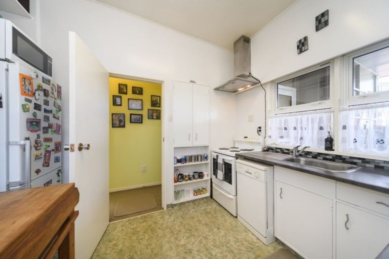 Photo of property in 65 Skerman Street, Marton, 4710