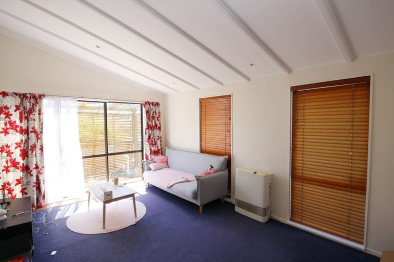 Photo of property in 75 Omapere Street, Whitby, Porirua, 5024