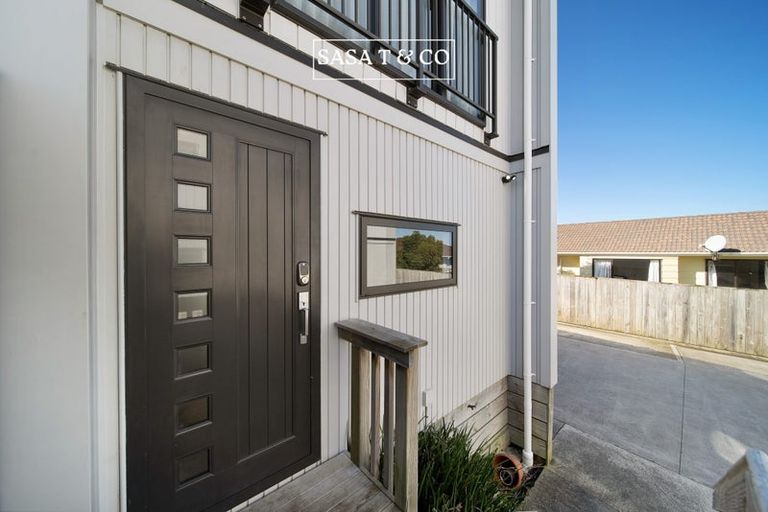 Photo of property in 2/16 Putini Road, Mangere Bridge, Auckland, 2022