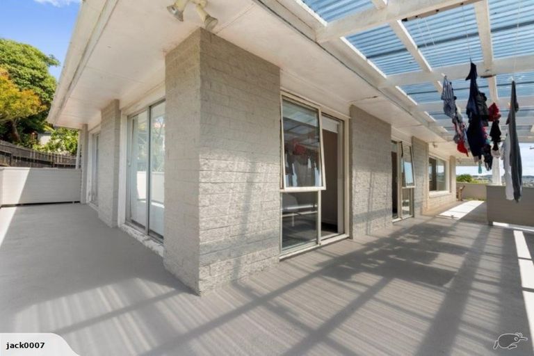 Photo of property in 41 Pohutukawa Avenue, Red Beach, 0932